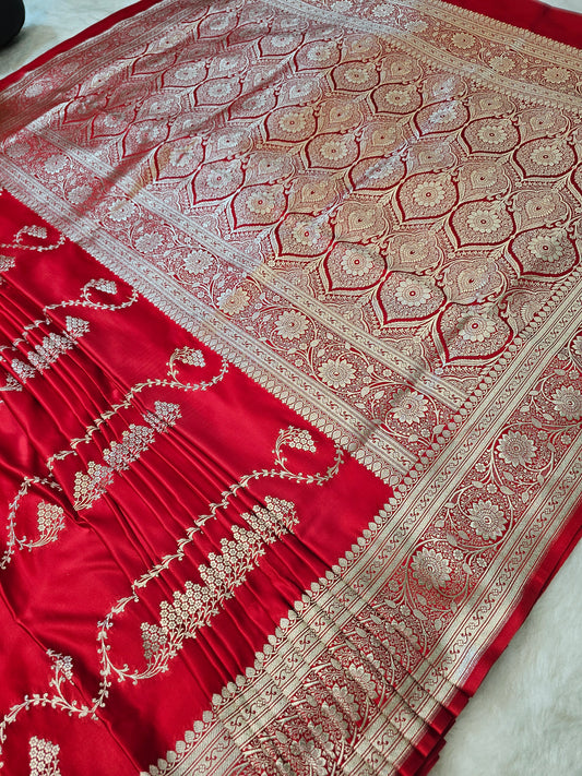 Banarasi Premium Mashru Silk Saree with Rich Gold Zari Weaving & Floral Jaal Pallu – Bridal Collection