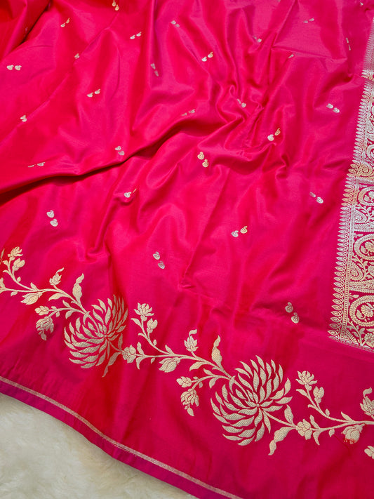 BanarasiPremium Rani Pink Mashru Silk Saree with Antique Gold Paisley Woven Pallu & Floral Vine Zari Design