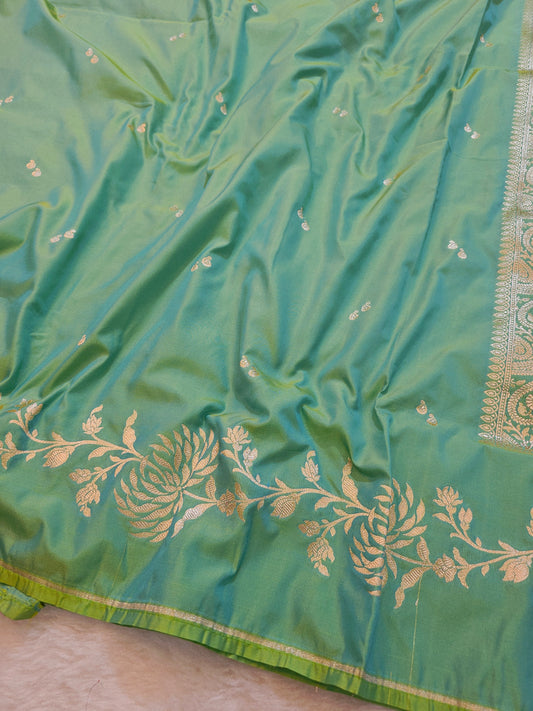 BanarasiPremium Mint Green Mashru Silk Saree with Antique Gold Paisley Woven Pallu & Floral Vine Zari Design