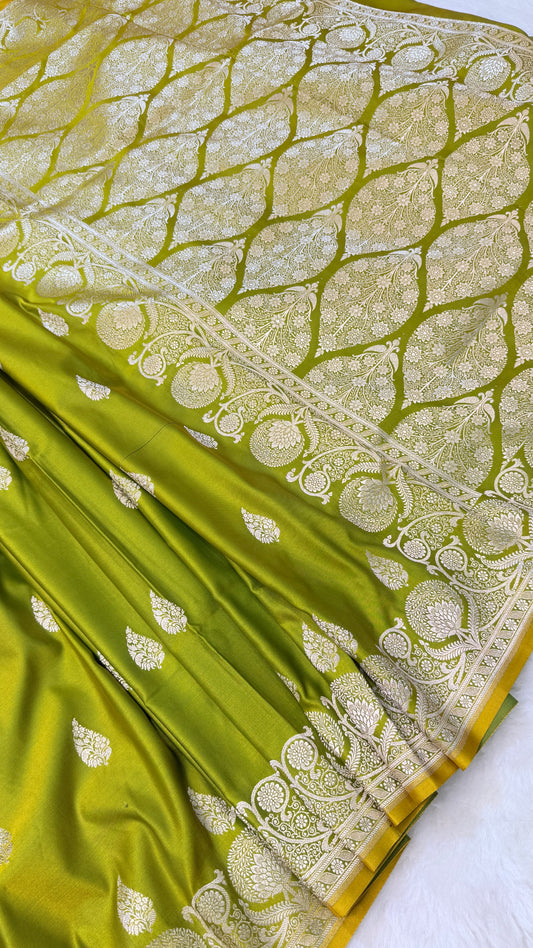 Banarasi Premium Parrot Green Mashru Silk Saree with Silver Zari Butti & Grand Woven Pallu