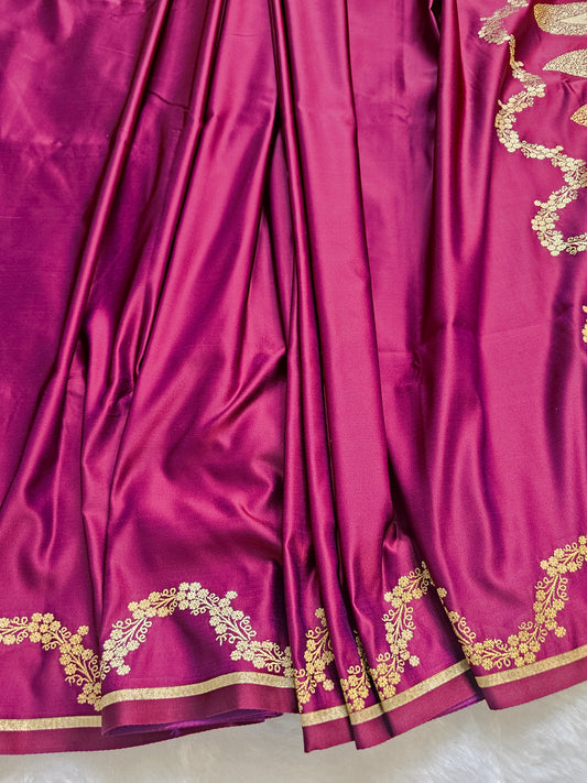 Banarasi Wine Purple Premium Mashru Silk Saree with Antique Gold Zari Paisley Pallu & Elegant Floral Weaving
