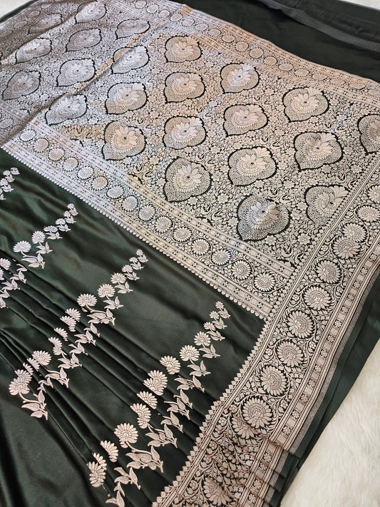 Banarasi Premium Mashru Silk Saree with Floral Zari Buttas & Rich Banarasi Woven Border – Bottle Green