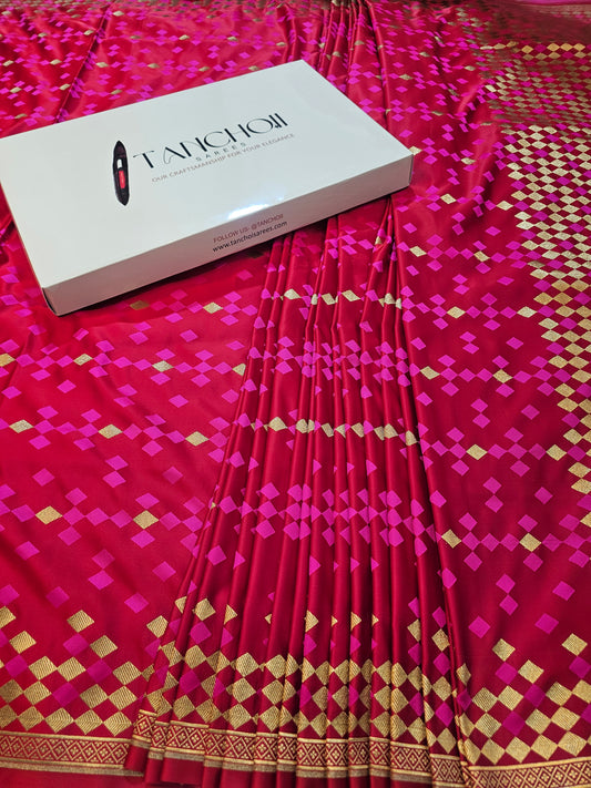 Banarasi Premium Rani Pink Mashru Silk Saree with Geometric Zari Weaving & Contrast Pink Checks