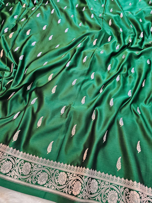 Banarasi Emerald Green Mashru Silk Saree with Silver Zari Buti & Grand Banarasi Floral Pallu