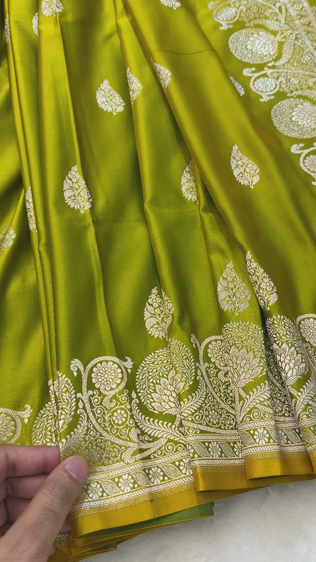 Banarasi Premium Parrot Green Mashru Silk Saree with Silver Zari Butti & Grand Woven Pallu