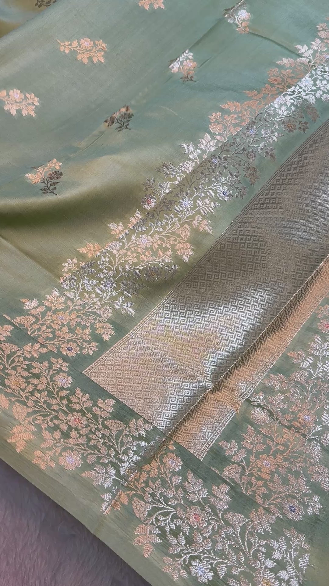 Banarasi Premium Pure Chiniya Silk Saree in Sage Green with Silver Zari Floral Weaving & Rich Woven Pallu